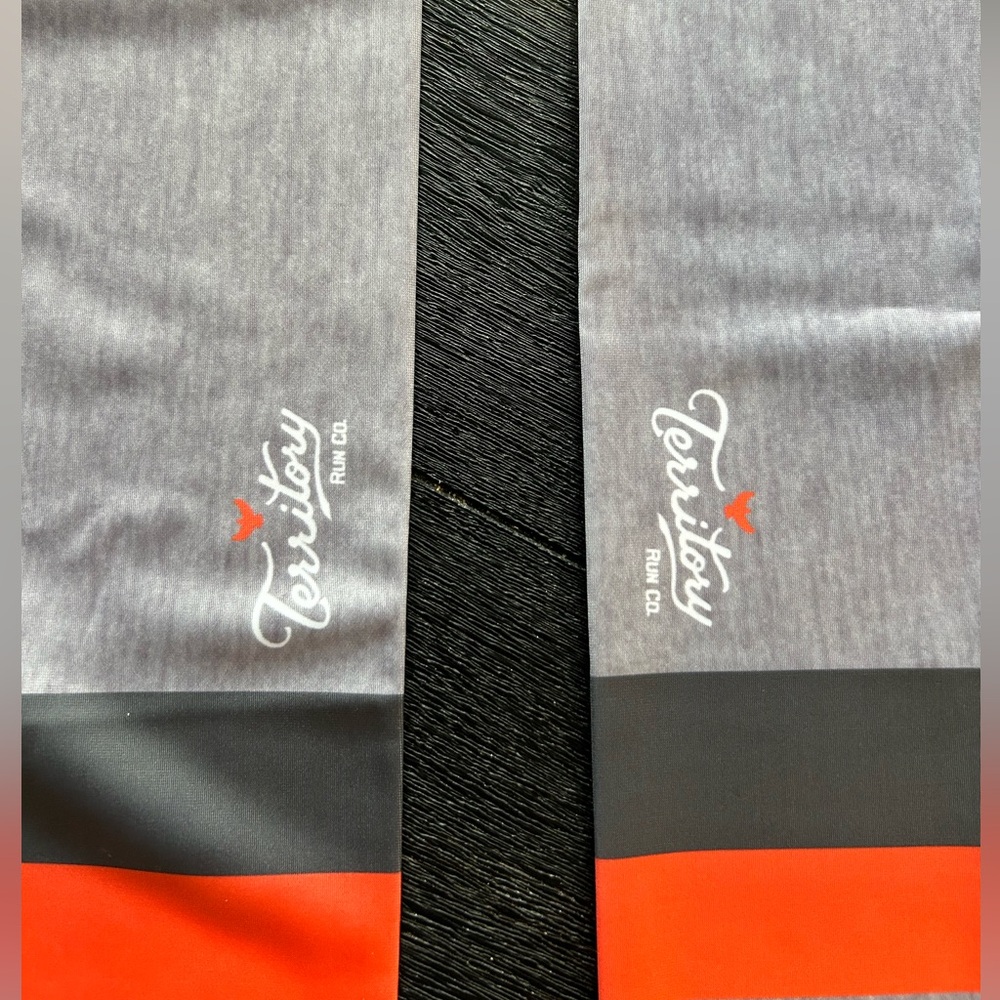 Territory Run Company neck gaiter and arm warmers, NWOT - Picture 6 of 7